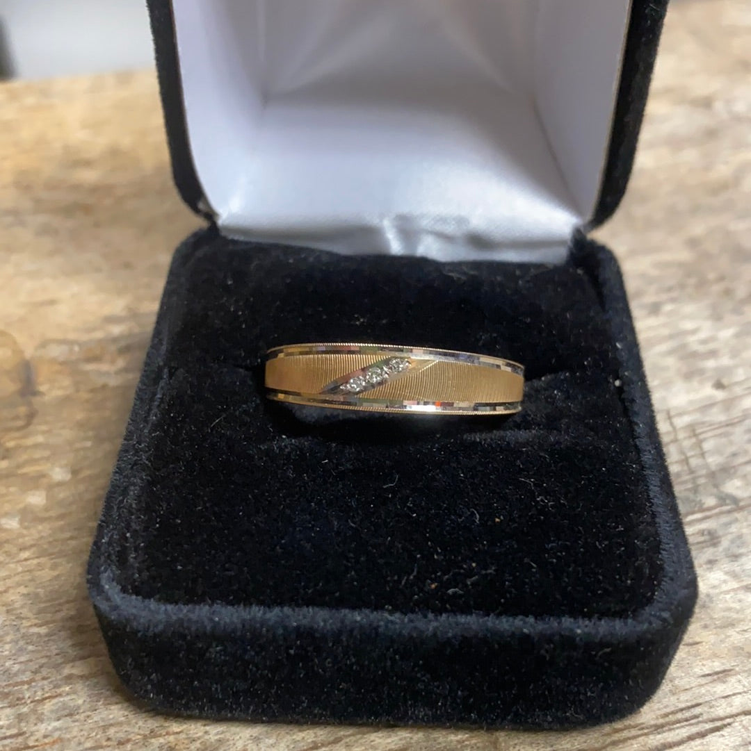 Men’s 14 karat yellow gold wedding band Back Country Trading Post