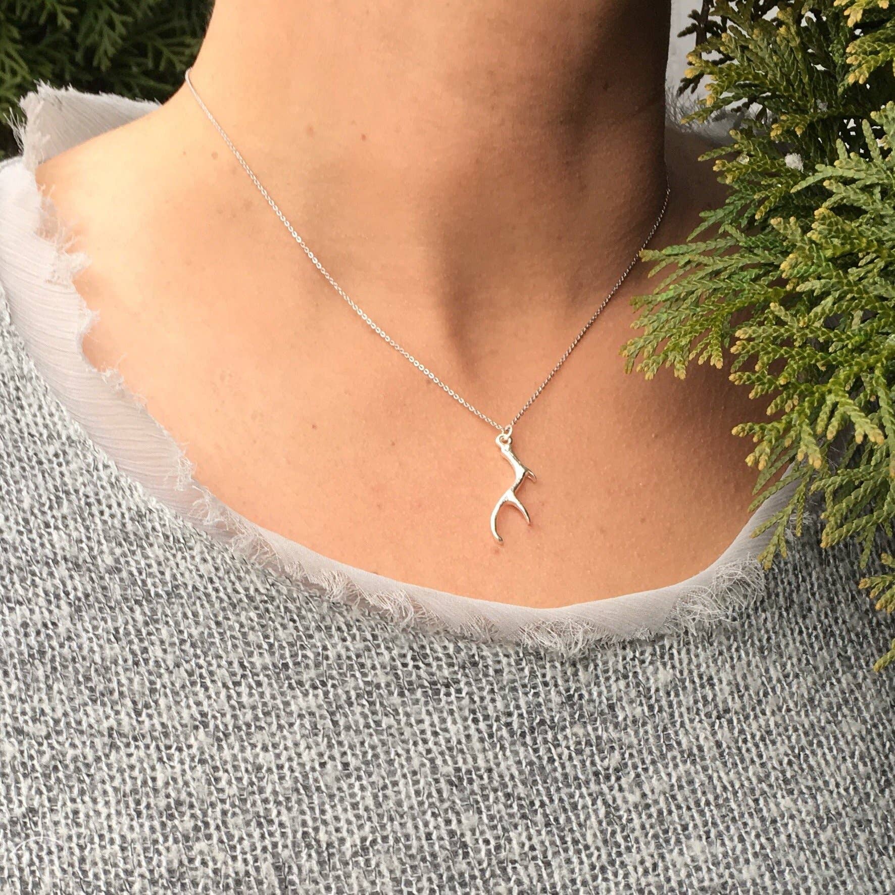 Antler Necklace - Deer Hunting Jewelry