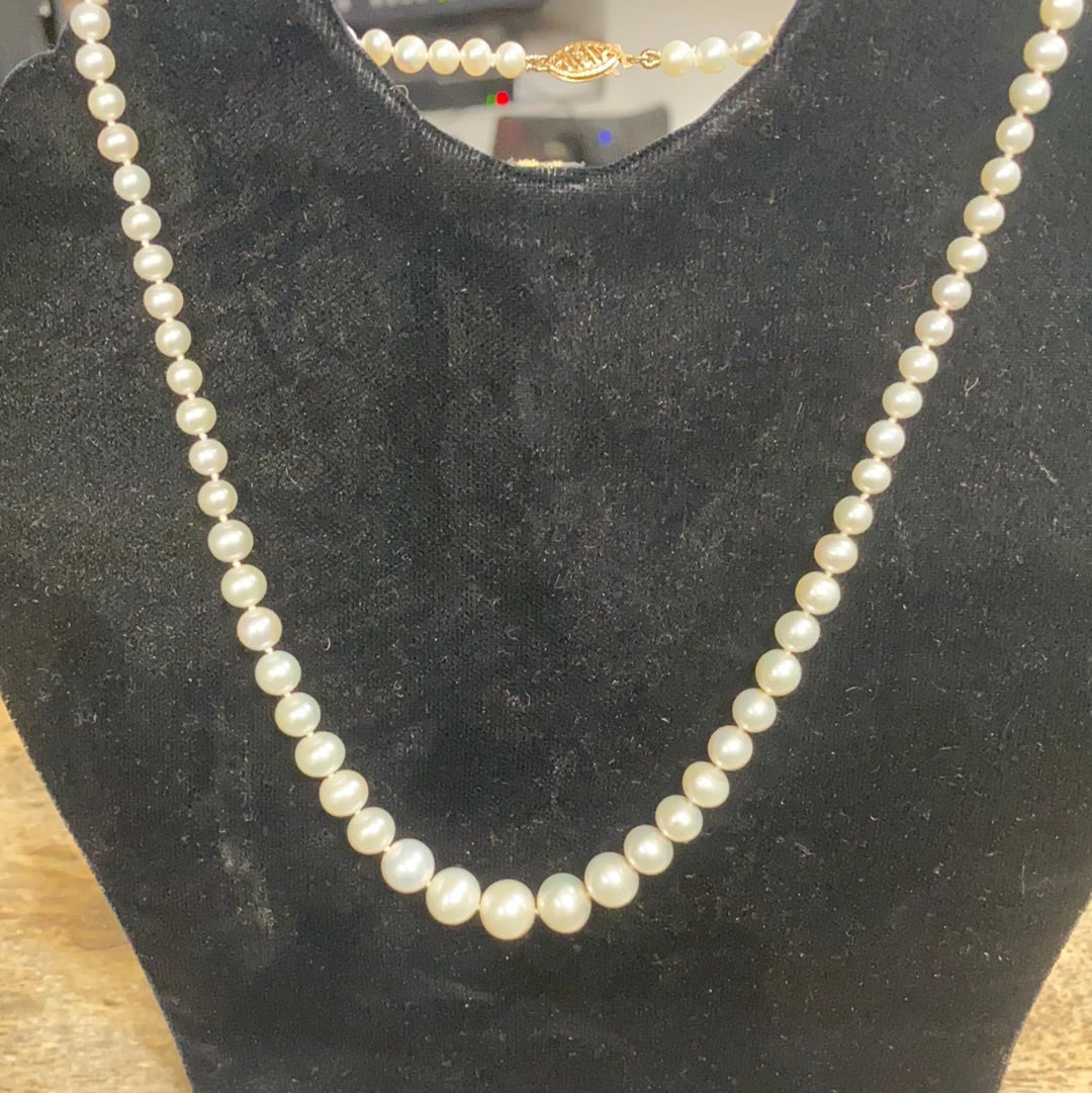 14 kyg and Pearl Necklace